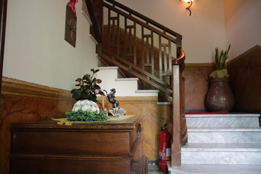 B&B Casa Carla ピネローロ エクステリア 写真