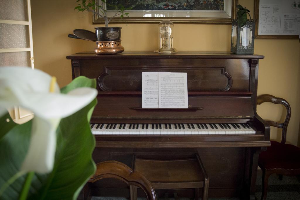 B&B Casa Carla ピネローロ エクステリア 写真